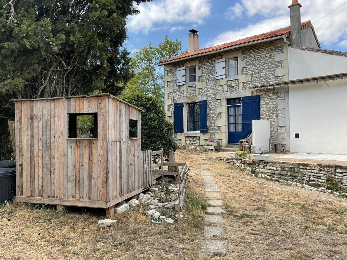 Saint-Jean-de-Sauves Chambres, Table D'Hotes Et Gites Les Mesanges מראה חיצוני תמונה